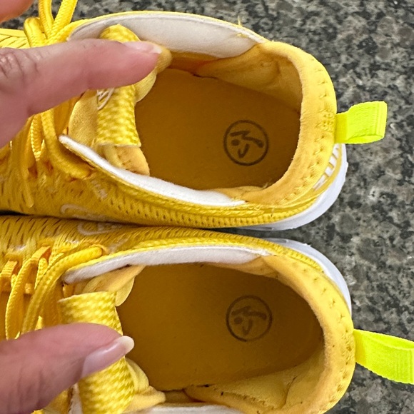 Zumba Air Classics Size 5.5 - Picture 4 of 8